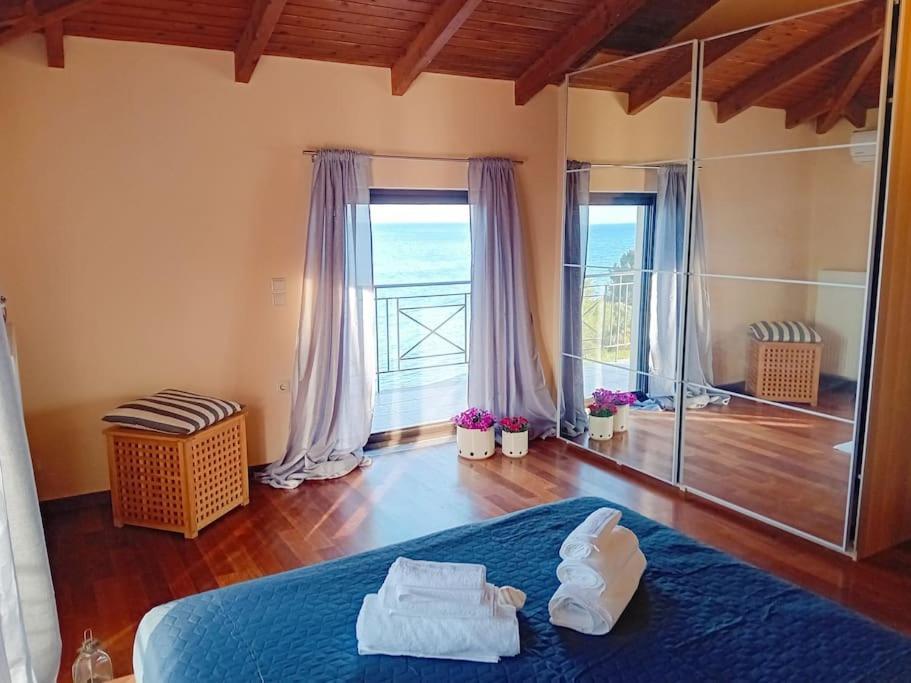 Huggali Zante Sea Front Lux 120m2 Maisonette Villa *