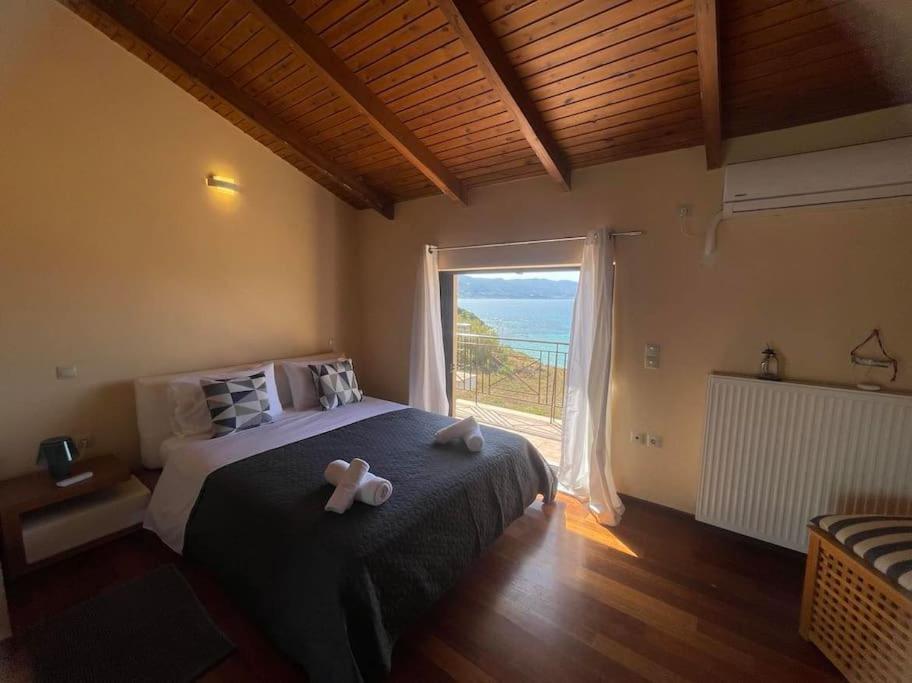 Huggali Zante Sea Front Lux 120m2 Maisonette Villa